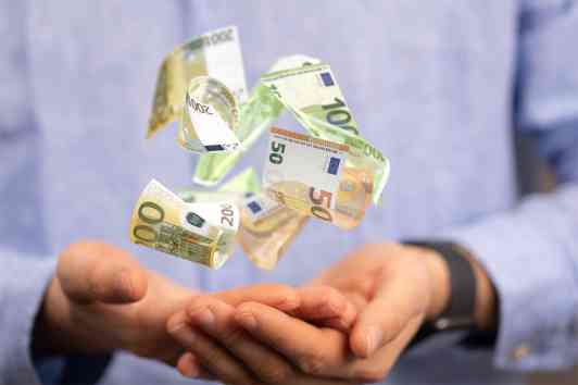 Last-Minute-Änderung bei den Überstunden und beim Feiertagsarbeitsentgelt